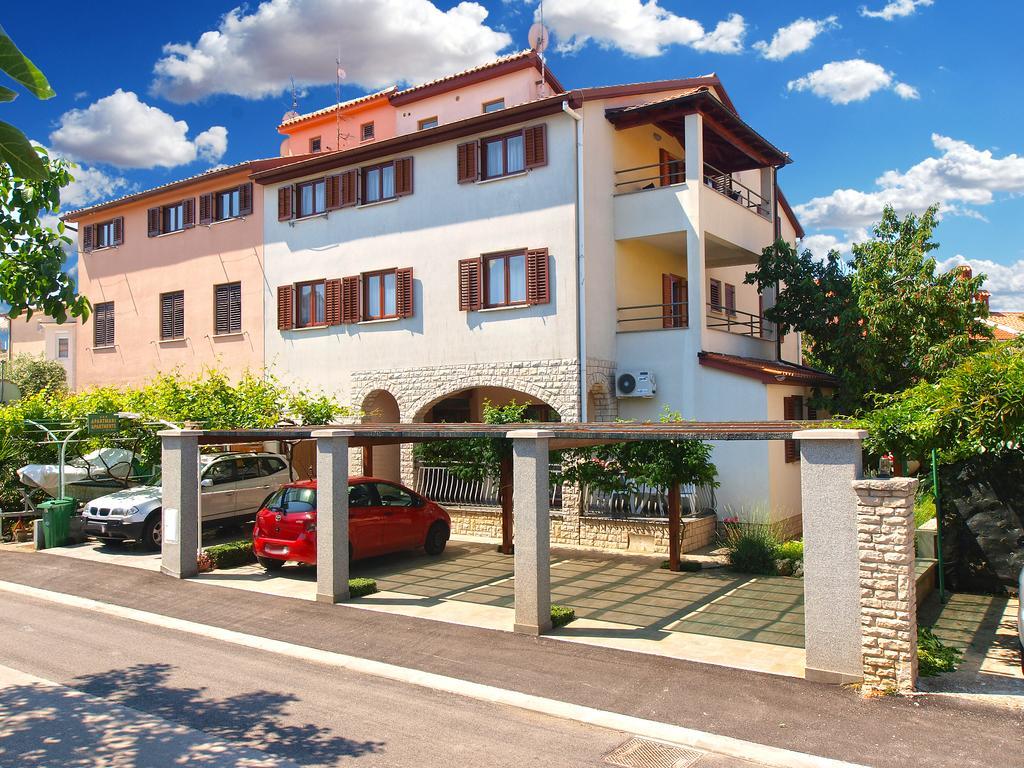 Apartments Mira 1293 Fažana Esterno foto